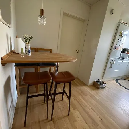 Flat Near Metro, Shopping & Park *